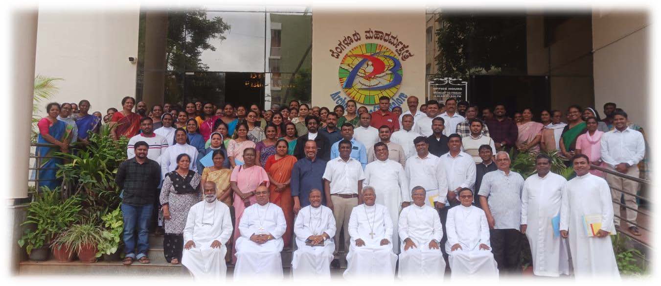 Group photograph included in the official ABE Teachers’ Day message