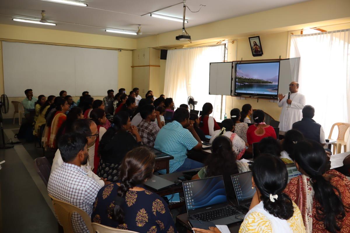 Presentation during the accountants training programme